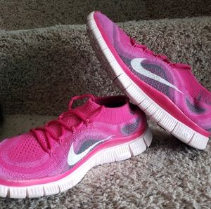 Women's Nike Free flyknit size 9